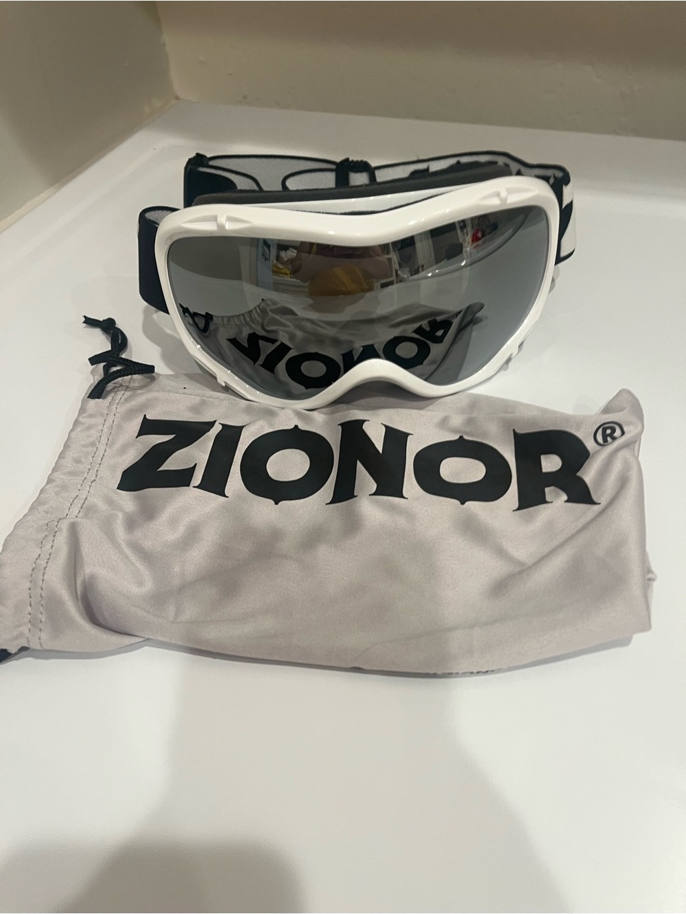 Men’s White Ski Goggles with Silver Mirror Lens